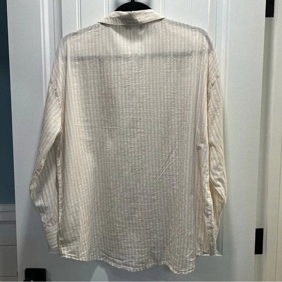 Elizabeth and James Tan and White Striped Button Down Long Sleeved Shirt. Large. - Picture 4 of 8